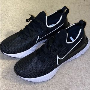 Nike Epic React Flyknit 2